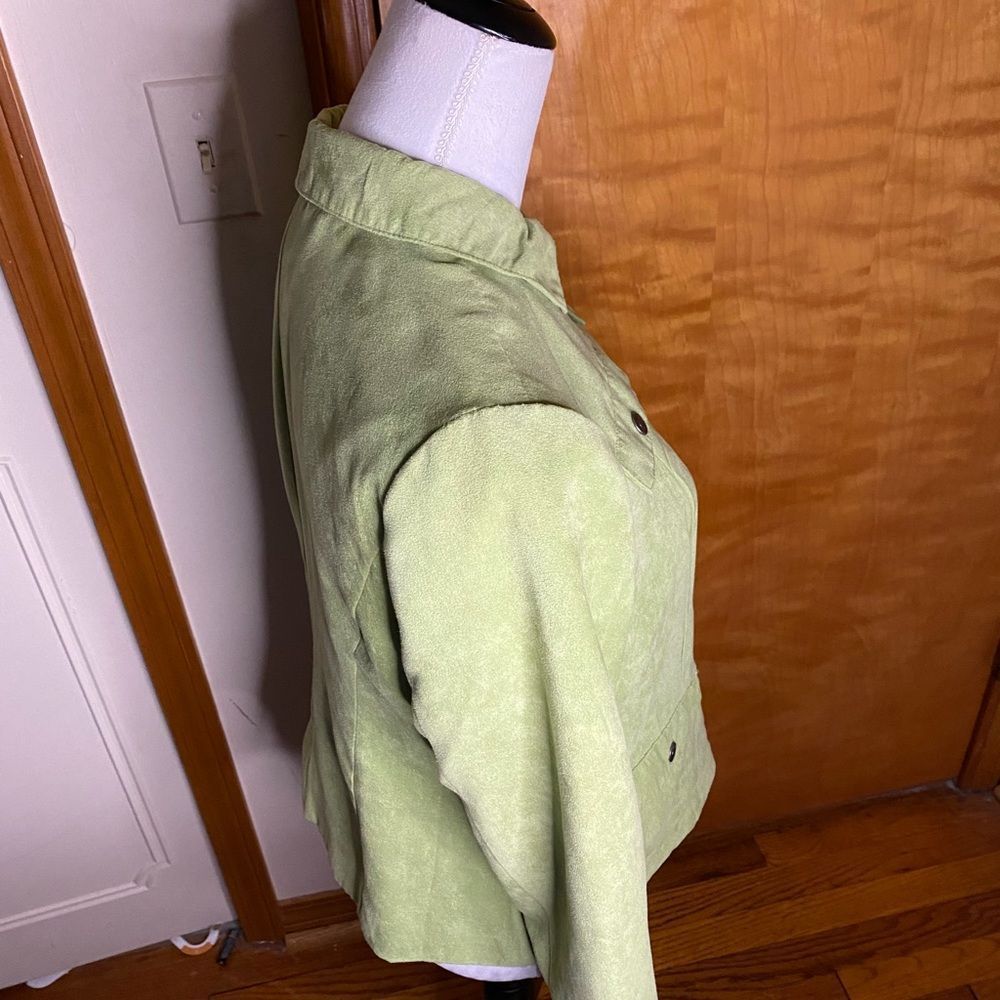 Woman’s jacket - Picture 2 of 5